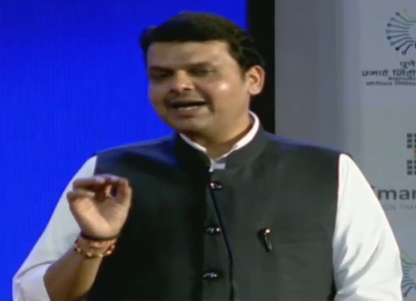 FinancialXpress's tweet photo. #SmartCity: I thank @MVenkaiahNaidu for choosing #Pune as the venue for #SmartCities mission launch: @Dev_Fadnavis https://t.co/yFpNy6NCCd