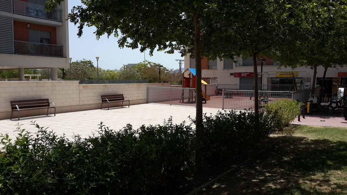 Después d las Fiestas,  La plaza amanece reluciente, gracias <a href="/AytoMurcia/">Ayuntamiento de Murcia</a> <a href="/JMEspinardo/">Junta Mpal.Espinardo</a>.  Buen trabajo @murcia_cs