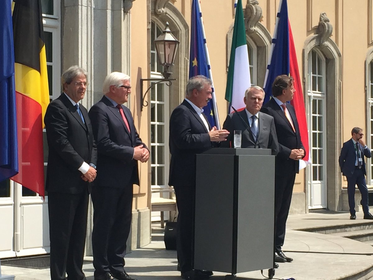 MFA_Lu's tweet photo. #Asselborn bei #EUfounders #F6 Treffen "Kein Katz und Maus Spiel, Art.50 für EU und UK gerechte Scheidung" #Brexit https://t.co/L0GnsqfpIP