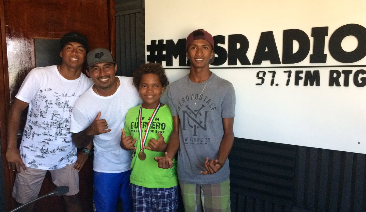 En rtg #masradio 97.7 fm  en vivo!! 🤘🏻👏🏻