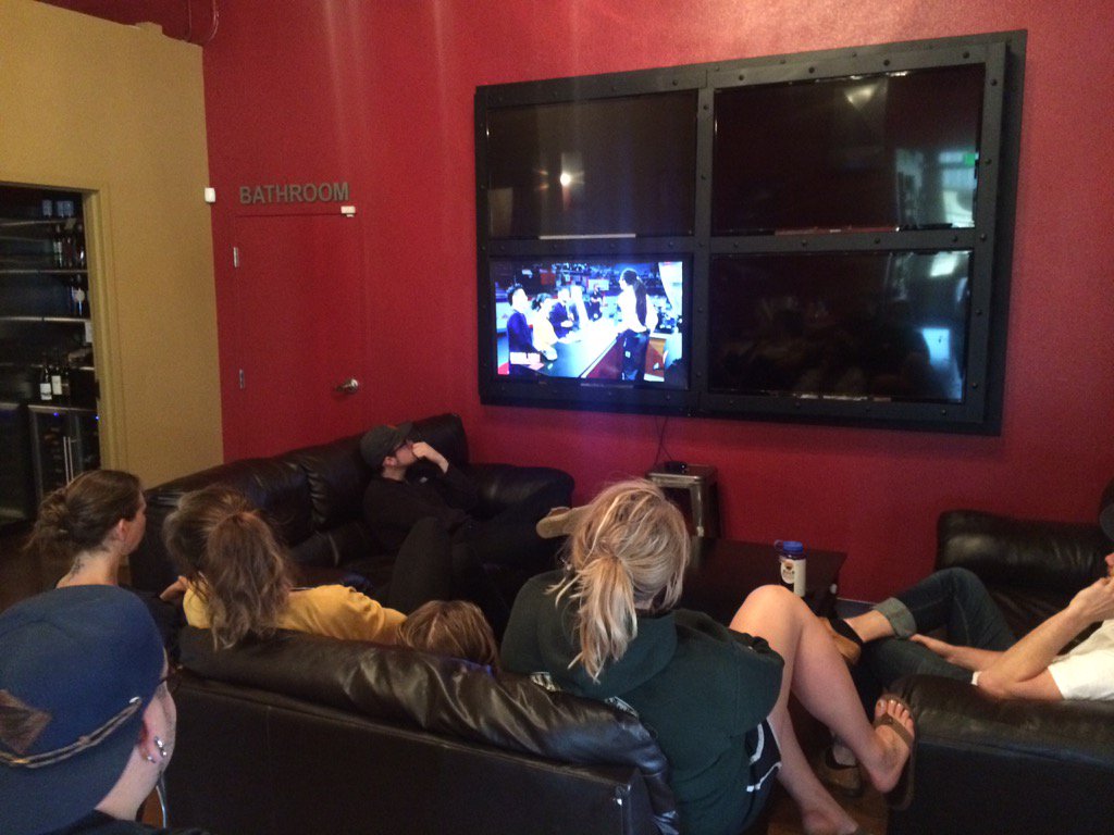 storycoffeecomp's tweet photo. Fun watch party @peakplacecoffeehouse at 5 am to watch @sexyfoam take 4th for the US at the WBC! https://t.co/uKkI3u4R4b