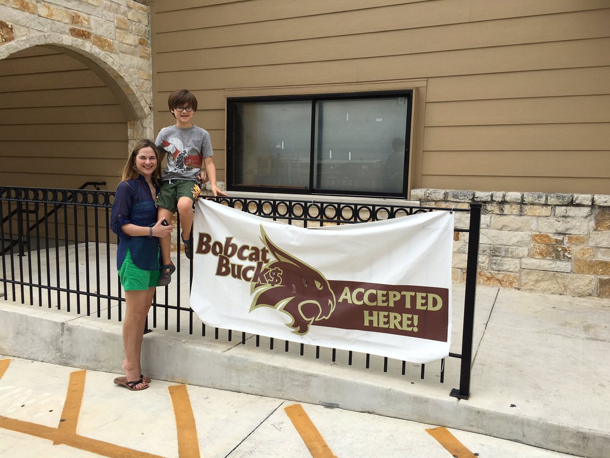 Cgandar's tweet photo. On Texas State University mascot. Scavenger hunt. #SSVConclave2016 https://t.co/aABx9e40Sv