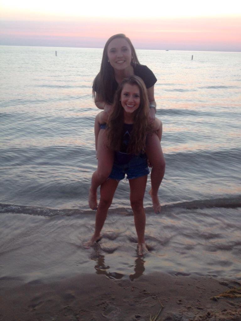TheLydiaBrooke's tweet photo. ⚠️⚠️**attention** ⚠️⚠️ my day 1 is entering adulthood today 💃🏽🎉 ✨ happy birthday emmy ☺️✨ love you longtime 💜 #18 https://t.co/WWfgZqeoDI