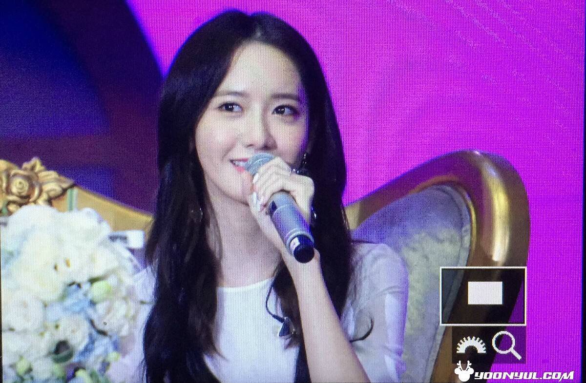 [PIC][24-06-2016]YoonA khởi hành đi Bắc Kinh - Trung Quốc để tham dự "2016 YoonA 1st Fanmeet - BLOSSOM in Beijing" vào sáng nay Clz5URJUsAES6UP