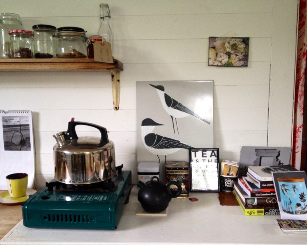 4oclockheaven's tweet photo. Thanks @Alisonmilner  @worthingAOH #art open house for my new addition to my studio #artist #designer #printmakers https://t.co/oDpg3WqPsX