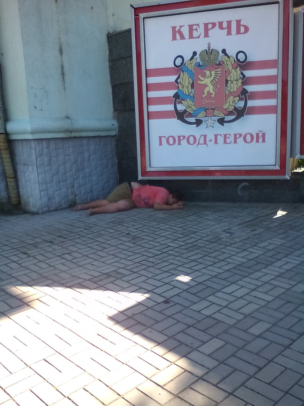Clz6avqXEAATil_.jpg:large