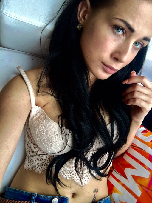 Watch Nicole Love's leaked NSFW photo on TwXstars