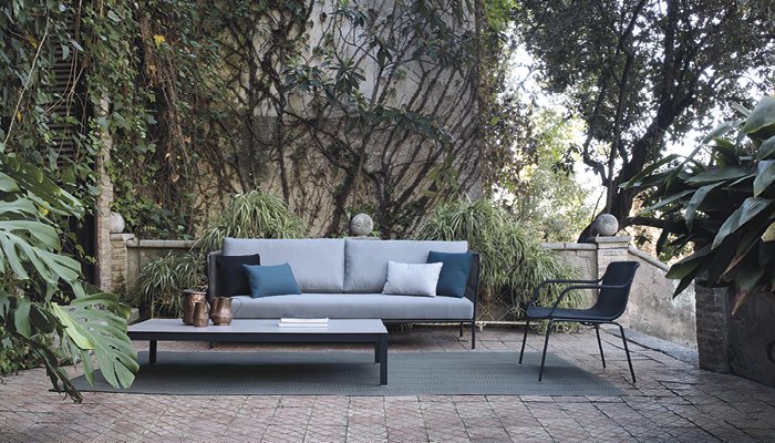 ELLE_Deco's tweet photo. Our latest #StyleDirectory brings you the freshest #gardening trends and handy contacts. https://t.co/WXT8hD2WC3 https://t.co/h9B11hwpUc