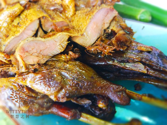 wittytree's tweet image. 叫只鸭子吧？就是传说中的这个鸭子，对比前面那只鸭子，我更喜欢这种口味，不好吃你打我