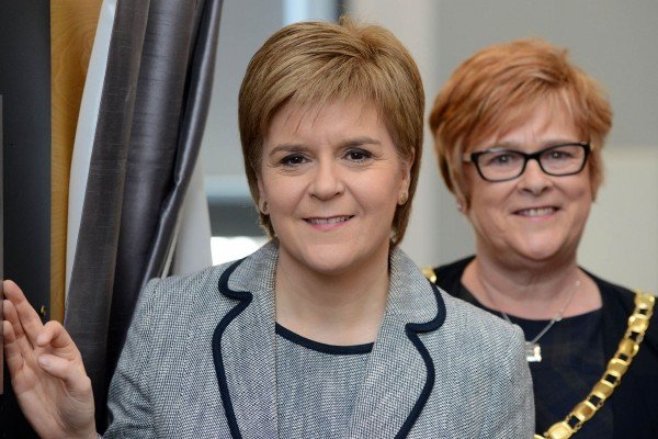 AgentP22's tweet photo. Nice to see Sir Elton John popping into Bute House today ahead of his concert at Meadowbank Stadium. https://t.co/tQofeeKSKU