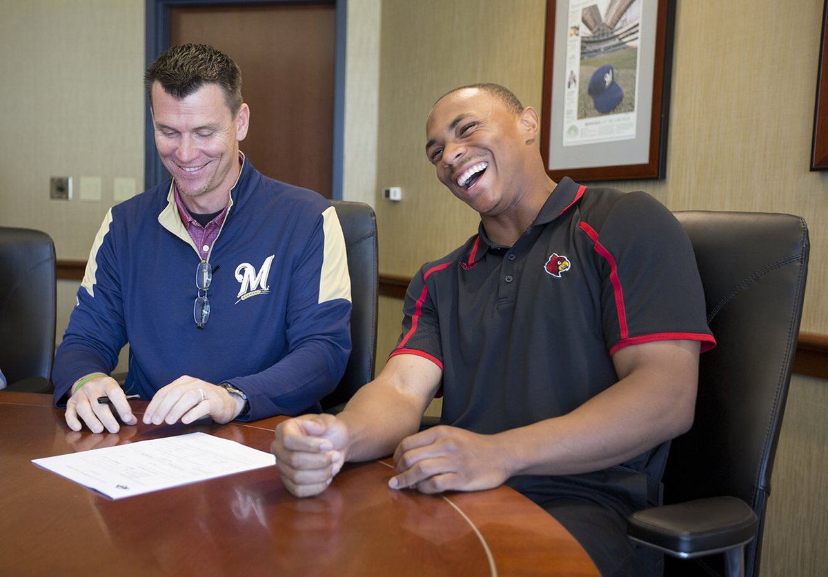 Brewers's tweet photo. First-round draft pick, OF Corey Ray (@FutureIs_Bright), has signed and will be introduced today at Miller Park! https://t.co/ODalPr6hAg