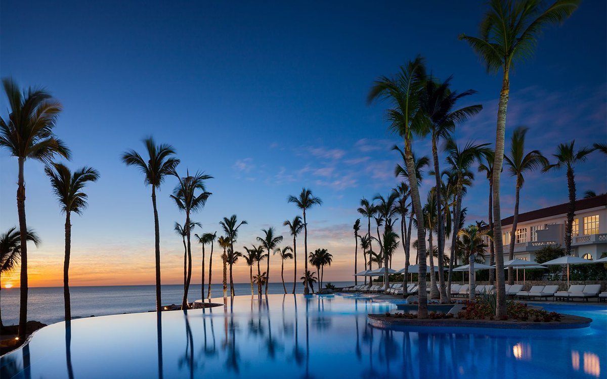 mexico's tweet photo. Un resort familiar en #CaboSanLucas fue reconocido por su gran servicio. Entérate: (ing) https://t.co/EMbXy3l84u https://t.co/x8ejCjUG67