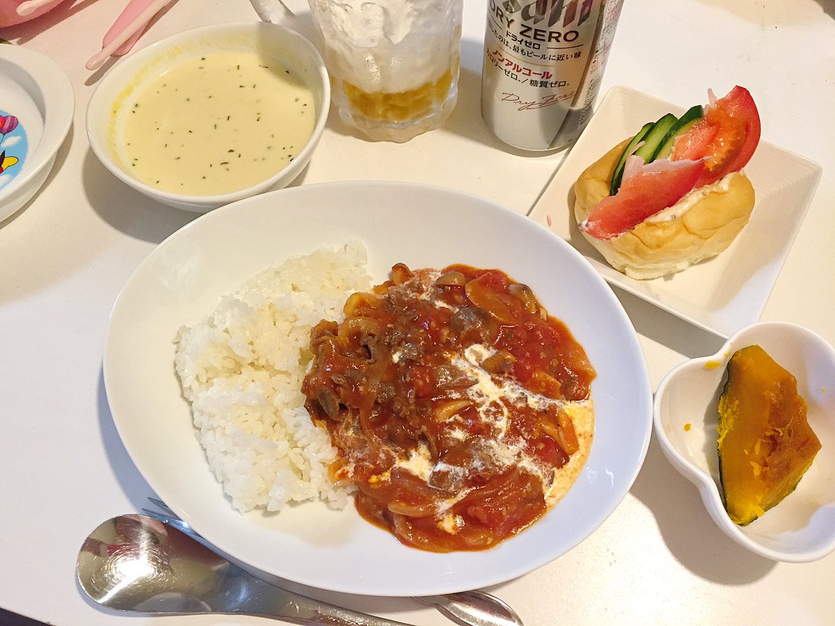 いとうまりこ 今日の夕ご飯 ハヤシライス サンドウィッチ コーンスープ かぼちゃの煮物 コストコのプルコギで ハヤシライス コストコのパンでハムときゅうり挟んでサンドウィッチに コーンスープはレトルト 豆乳を入れるだけで作れるから簡単