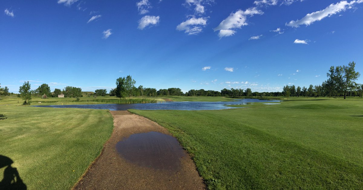 EstevanGolf's tweet photo. Here is the aftermath of the storm last night. Thanks to @woodlawnturf @neetsieb and crew for all the hard work! https://t.co/oQU8Dfbvot