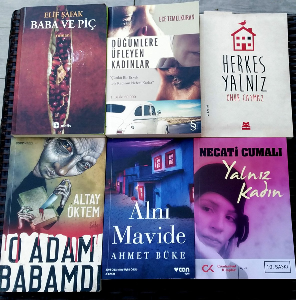 nazan_oncel's tweet photo. Elif Şafak, Ece Temelkuran, Onur Caymaz, Altay Öktem, Ahmet Büke, Necati Cumalı kitapları tatile giderken yanınıza.. https://t.co/AsoOhJqVYO
