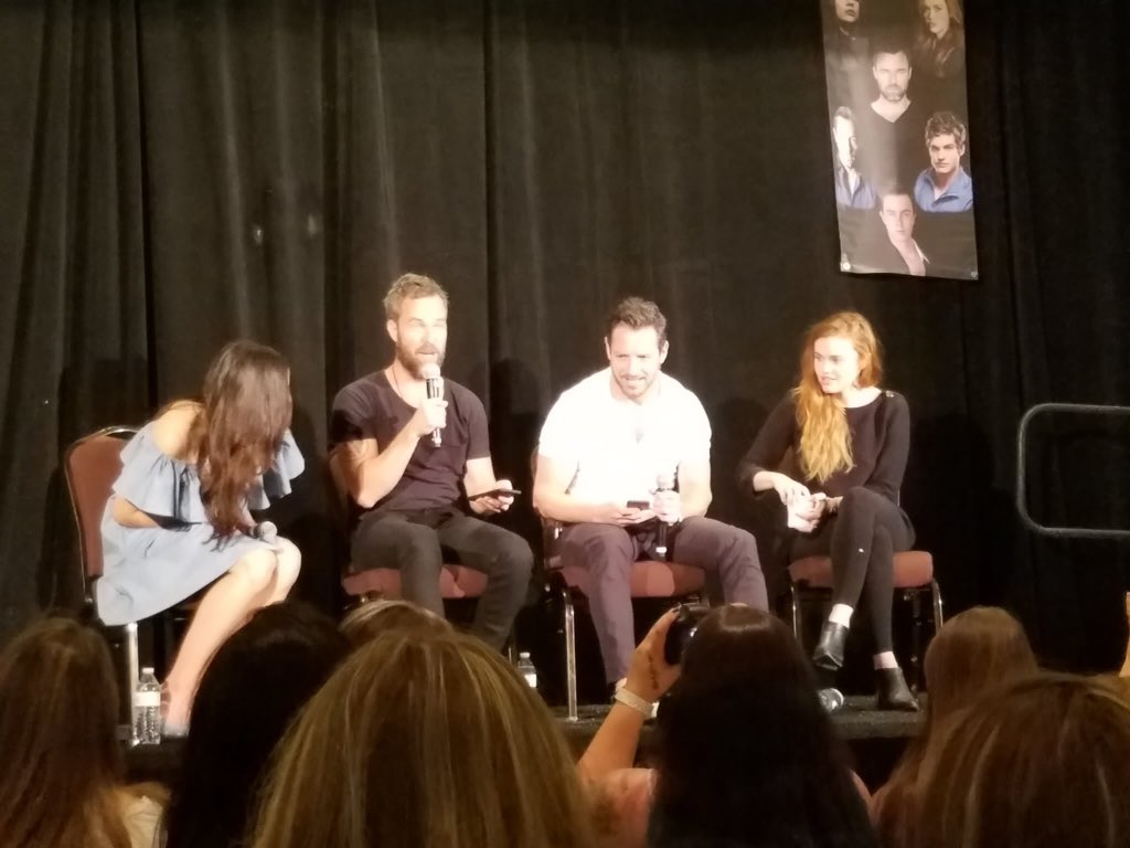 bestofcrystal's tweet photo. first photos of crystal at howlercon! https://t.co/SvqJ2DeD3u