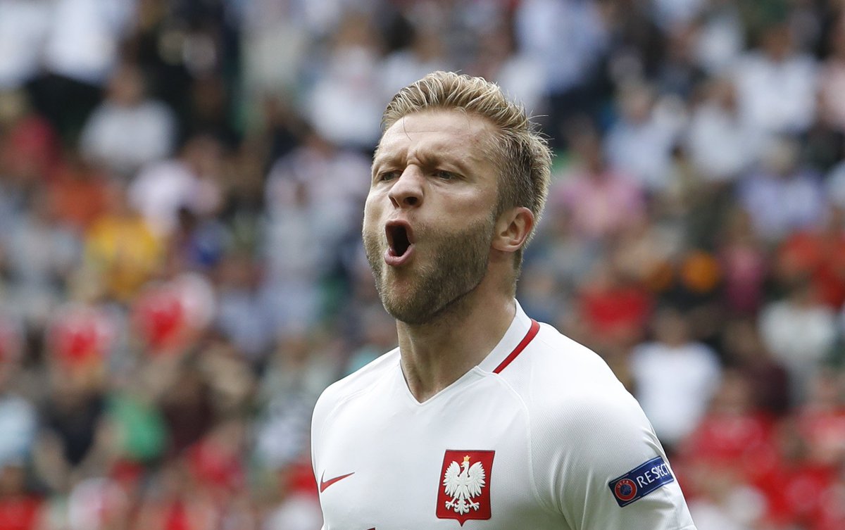 Jakub Błaszczykowski's first half by numbers

100% tackles won
100% take-ons
4 crosses
3 chances created
1 goal