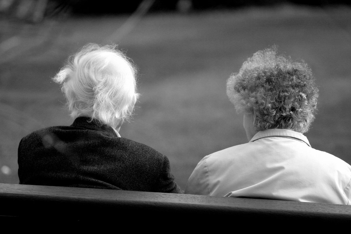 SandyAlz's tweet photo. What is Dementia? and What can I do about it? - Alzheimers Support https://t.co/t6n8IuYqk0 https://t.co/9Exhno5YmN