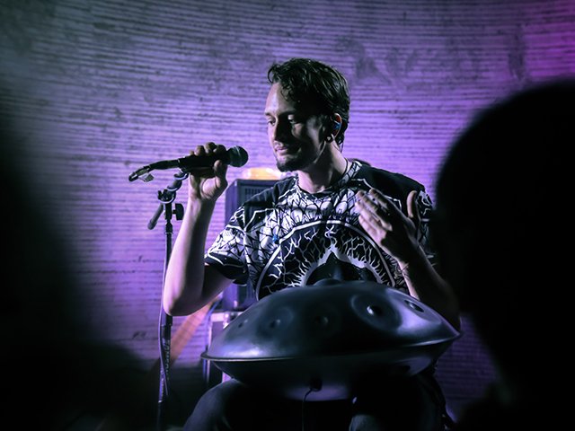 RollingStoneIN's tweet photo. #GigAlert: Catch #DanielWaples and #Thaalavattam perform at @TheHummingTree tonight in Bengaluru, 8pm onwards. https://t.co/O9AC3AfDy6