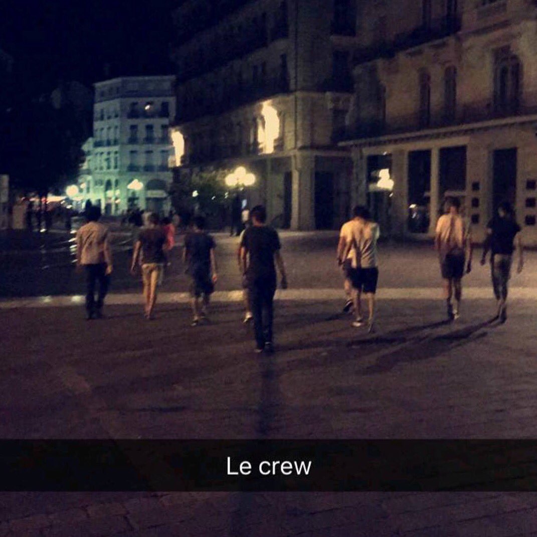 RokoPemo's tweet photo. Le crew is on the town! https://t.co/eTdPULrqCB