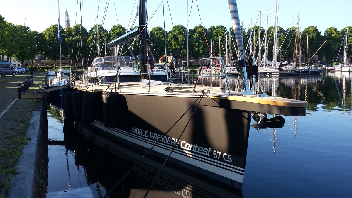 Contest Medemblik wereldprimeur 67cs vanmiddag in de haven van Medemblik. Weer een beeldschoon superyacht uit Mblik!