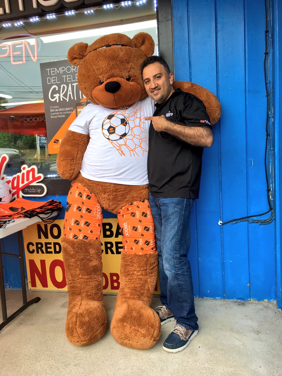 Manassas_BM's tweet photo. Our Main Man Mike and Boosty the Bear go waaaaaaay back. #palsforlife #Boostrepresent #PHONESPLUSEFFECT https://t.co/Dbg5cQE4Kb