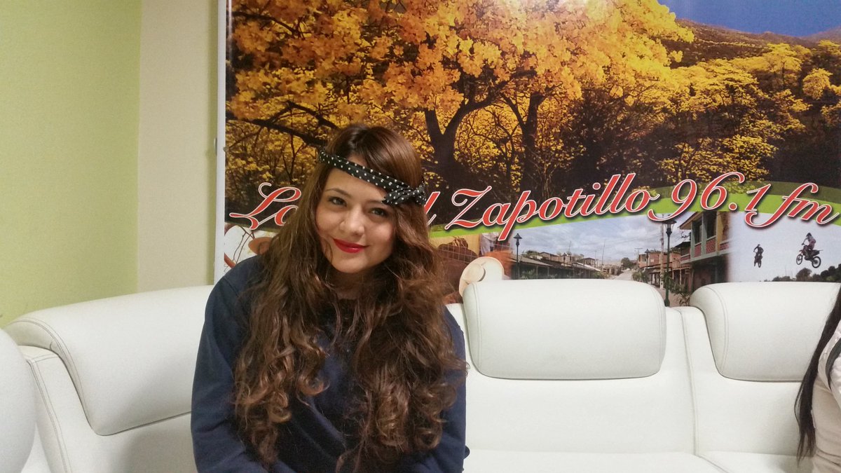 Miryamoficial's tweet photo. Ya en nuestro programa @stefanyvale88 #TalentoLojano para el mundo. https://t.co/xCdFCeV1Id