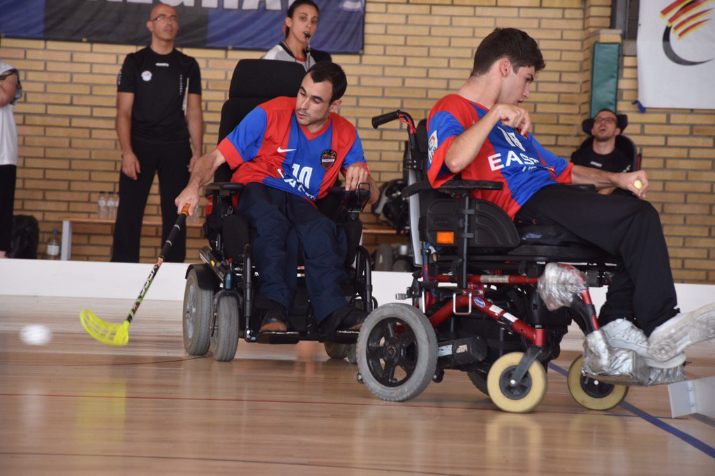 LevanteMasclets's tweet photo. Fin de la primera parte. El Levante UD Masclets gana 3-1 a Els Dracs Hockey  SRE. https://t.co/047Au2ayMT