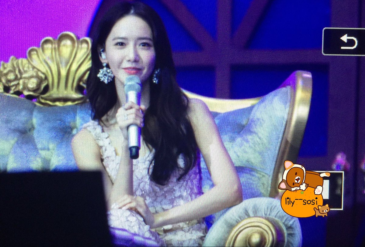 [PIC][24-06-2016]YoonA khởi hành đi Bắc Kinh - Trung Quốc để tham dự "2016 YoonA 1st Fanmeet - BLOSSOM in Beijing" vào sáng nay ClzdsgMVEAA7bvw