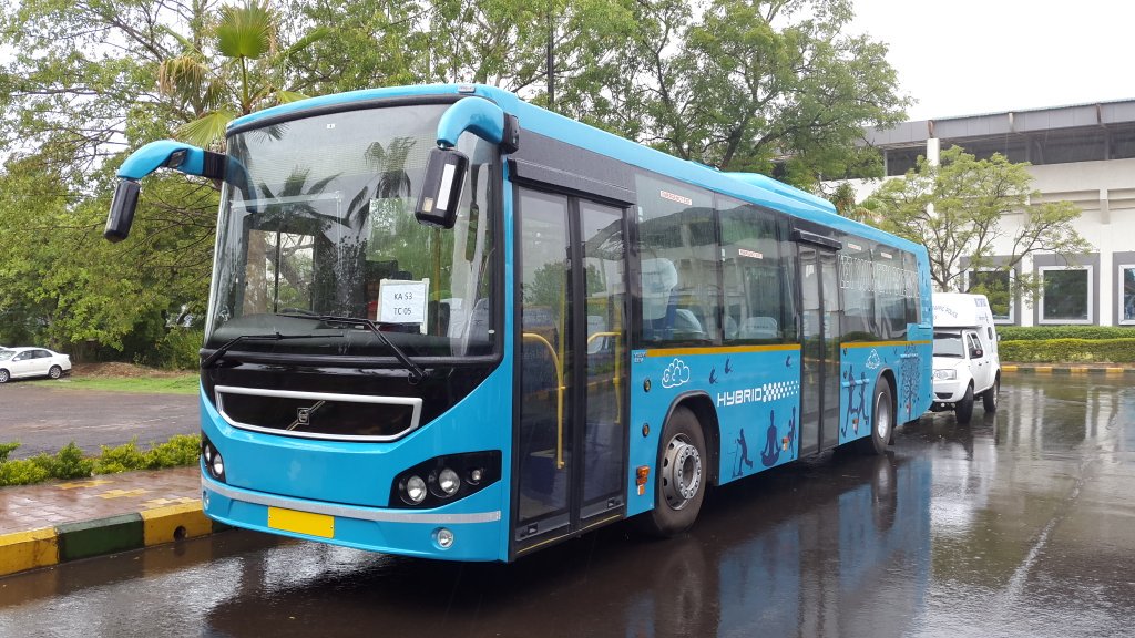 siddheshb's tweet photo. And soon, these will be running on our streets! @SmartPune @IndiaCities #Green  @nitin_gadkari @narendramodi https://t.co/udlJ8UMMeK