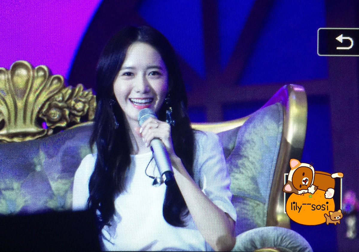 [PIC][24-06-2016]YoonA khởi hành đi Bắc Kinh - Trung Quốc để tham dự "2016 YoonA 1st Fanmeet - BLOSSOM in Beijing" vào sáng nay Clzgyc9UkAA5cAG