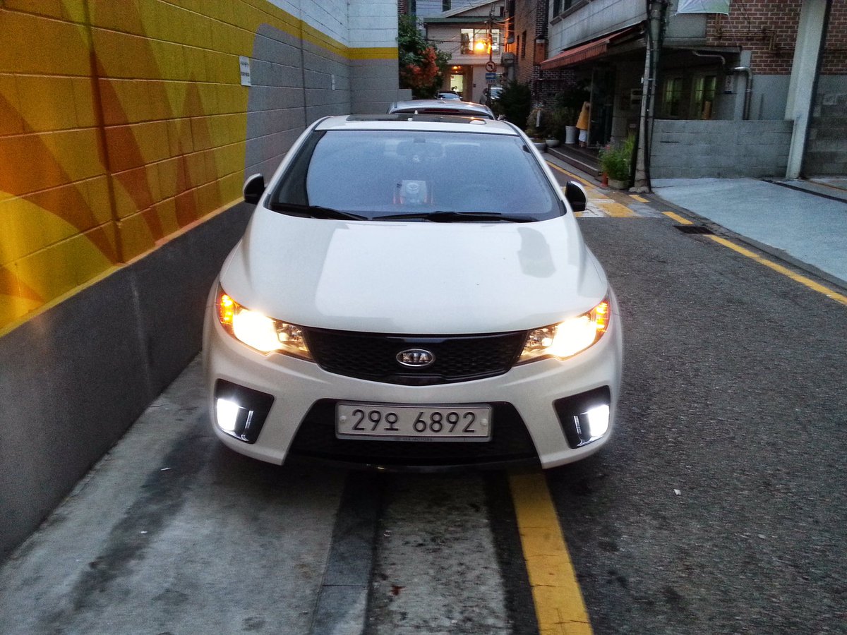 #포르테쿱  #중고차 #팝니다 10년도 10월 포르테쿱 레드프미엄 1.6오토 개인 차량 팝니다~ 연락주세요^^