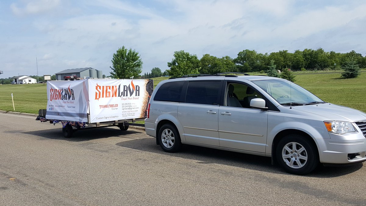 SignLava's tweet image. Share or Retweet this photo for a chance to win prizes on Parade day!
#signlava