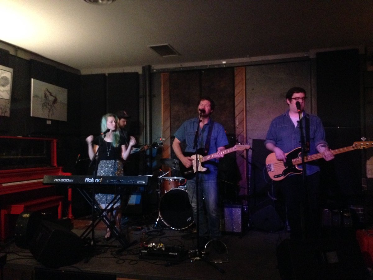 Great night in #Kitchener @KW_Boathouse! Our tour w pals <a href="/stonetrotters/">Stonetrotter</a> is in #stcatharines tonight <a href="/detourmusichall/">Detour Music Hall</a>