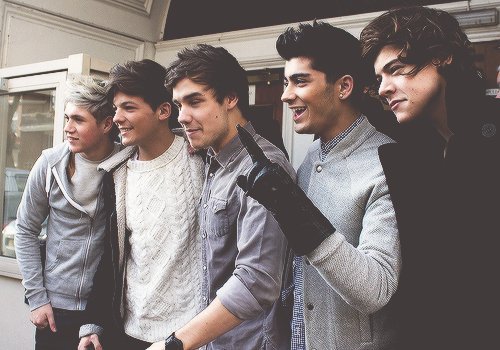 AlmightyDoblas's tweet photo. «En vista de todos son cuatro, pero en mí corazón siguen siendo cinco.»

#AlwaysADirectioner https://t.co/PdFbaD6Iov
