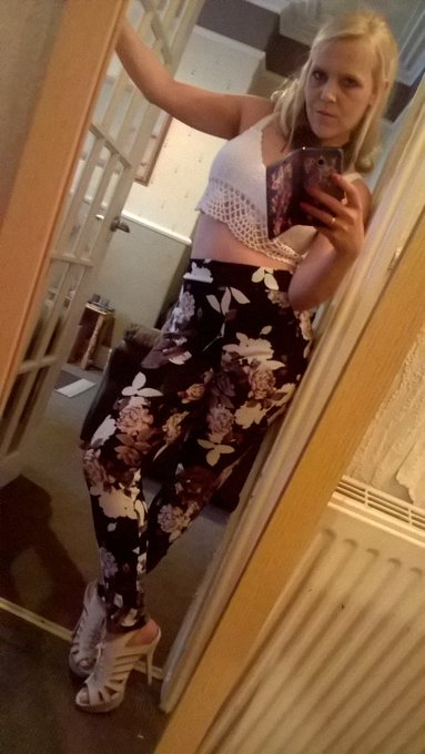 Thunder &amp; lightning outside so gone with trouser option, ready 2 spend all @Beverleymanx wages wining<a href="/tag/selfie"class="tags"><span>#selfie</span></a><a href="/tag/sexy"class="tags"><span>#sexy</span></a>
