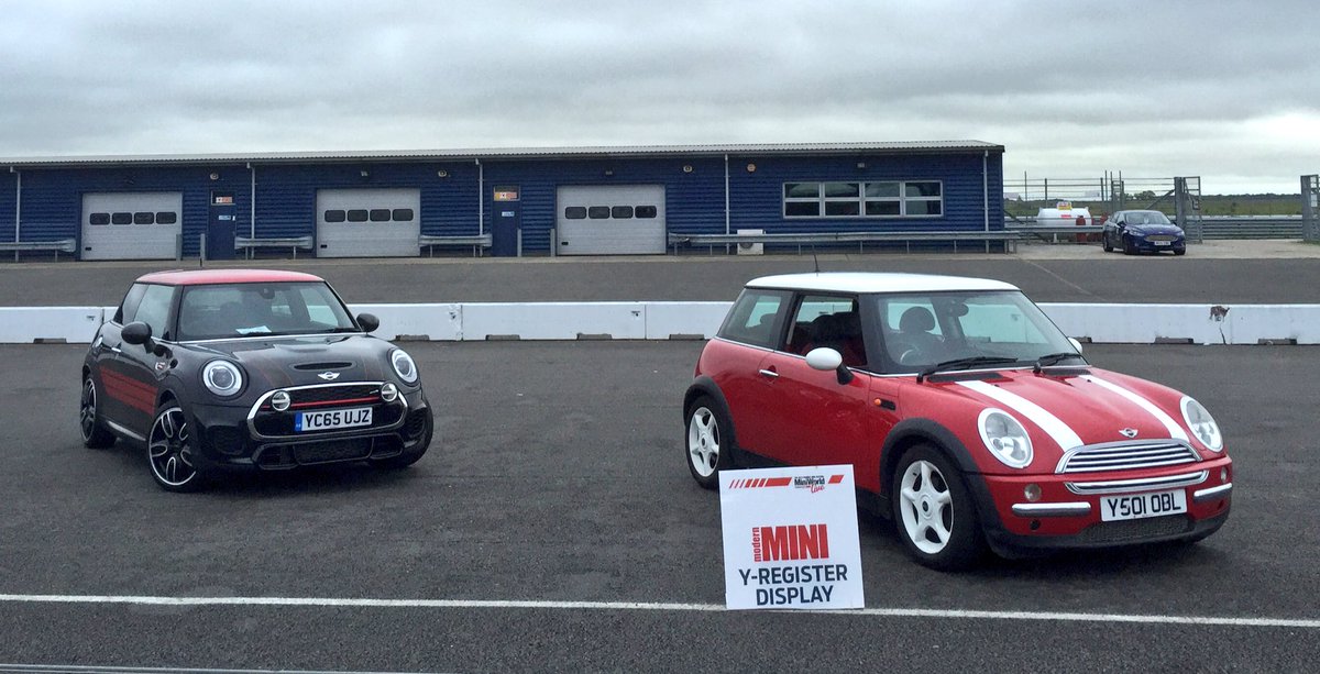 Phil100100's tweet image. Book ends of the modern MINI story here @MiniWorldLive @ModernMiniMag