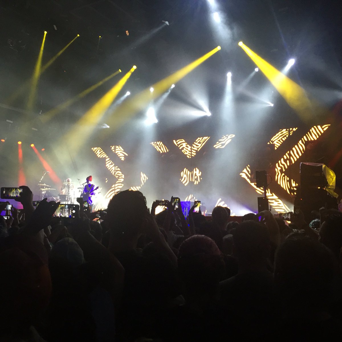 morgannschlee's tweet photo. TØP was so good tonight like u have no idea!!! wow, they're to good live and I'm so happy with life right now :') https://t.co/dMb1OTrk0g