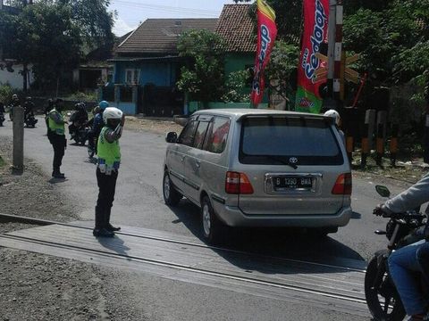 rttmchubdat's tweet photo. Arus Balik di Brexit Masih Lancar, Kepadatan di Jalur Selatan

https://t.co/tOAJrn1Gdz
#RTTMC2016 https://t.co/lAMKix8r3Y