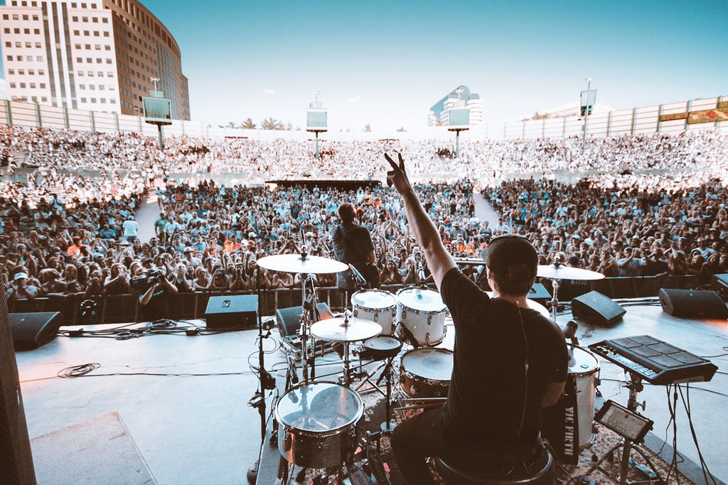 vinyltheatre's tweet photo. That was quite the view Denver 👀 Thanks for welcoming us back! #BigGig2016 https://t.co/guUR8Evnil