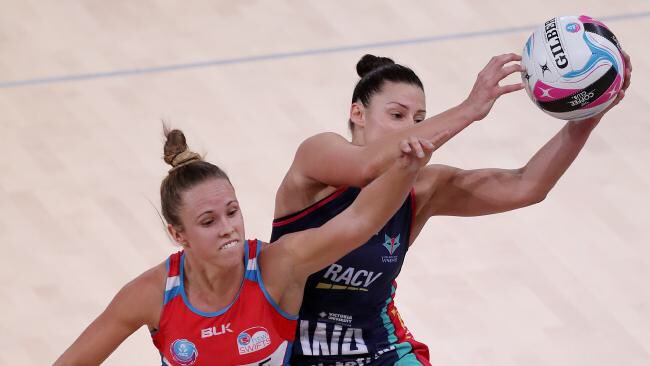 SwoopScoop's tweet image. Not long #netball fans. Stay tuned for live updates from @NSWSwifts v @MelbourneVixens elimination final #SWIvVIX