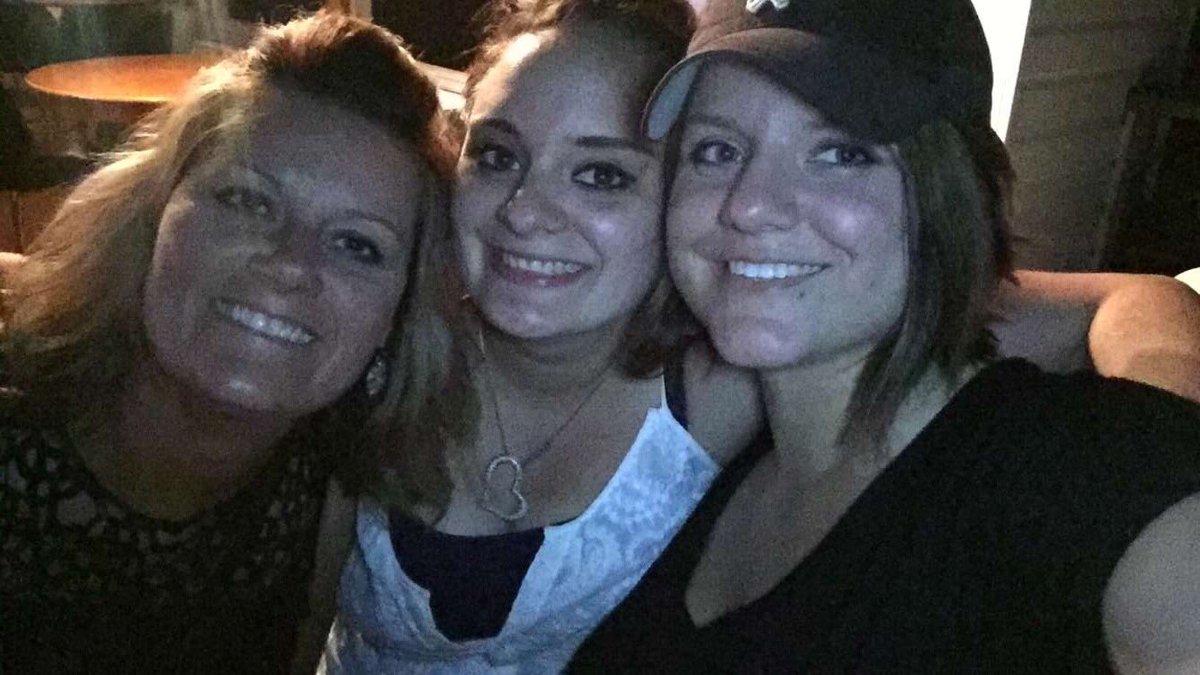 JessicaGore12's tweet photo. Mom's night out for Shyla's birthday!! #goodformysoulandmysanity #itwentdownhillquickly #whosehatamIwearing? https://t.co/lKUqlYOIHl