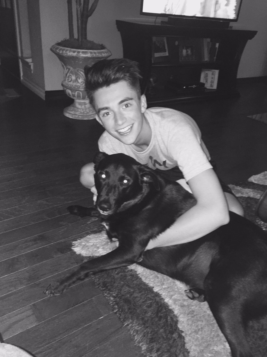 greysonchance's tweet photo. Whiskey has been watching his Dad write songs all day 🔥🔥🔥 https://t.co/dqlFiAHHKB