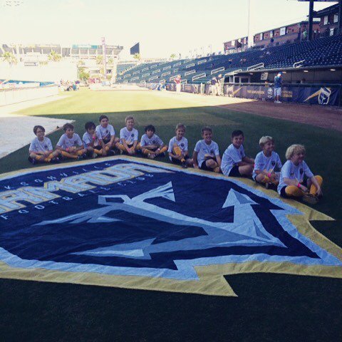 gowaxhead's tweet image. Fun night of #armadafc soccer, even with the lightening delays. #blueandbold #jaxvprfc ift.tt/29qcZVz