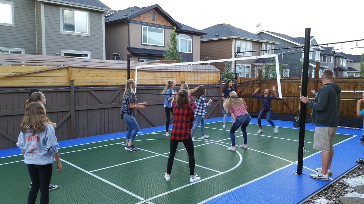 luu_don's tweet photo. #SWUArsenal02 10vs10 volleyball!  Thanks to Geoff and Kathy for hosting! https://t.co/I36ov2DJMg