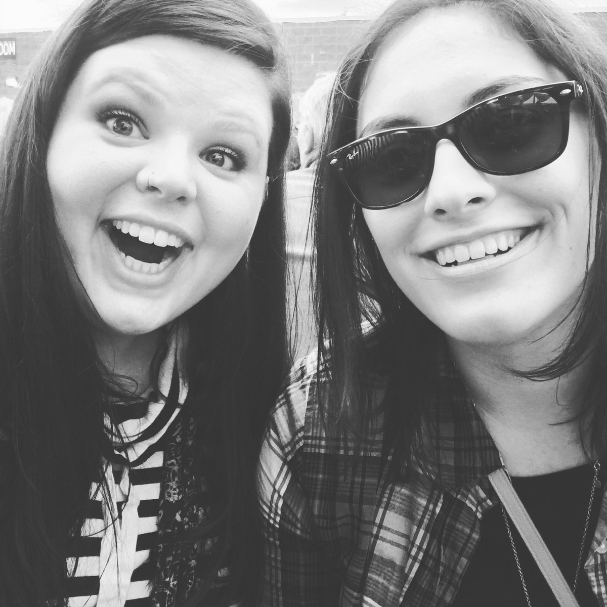 MeggieMoes's tweet photo. CAN'T WAIT FOR @dixiechicks #DCXPortland 😍😍😍😍😍😍 https://t.co/KcPNI4QeqJ