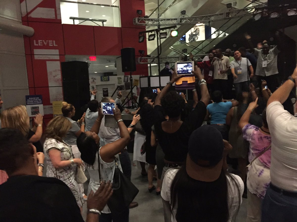 KDanielCairo's tweet photo. Tonight we energize, tomorrow we fight for our rights #seiu #memberpower https://t.co/ZP3l1PoSpz