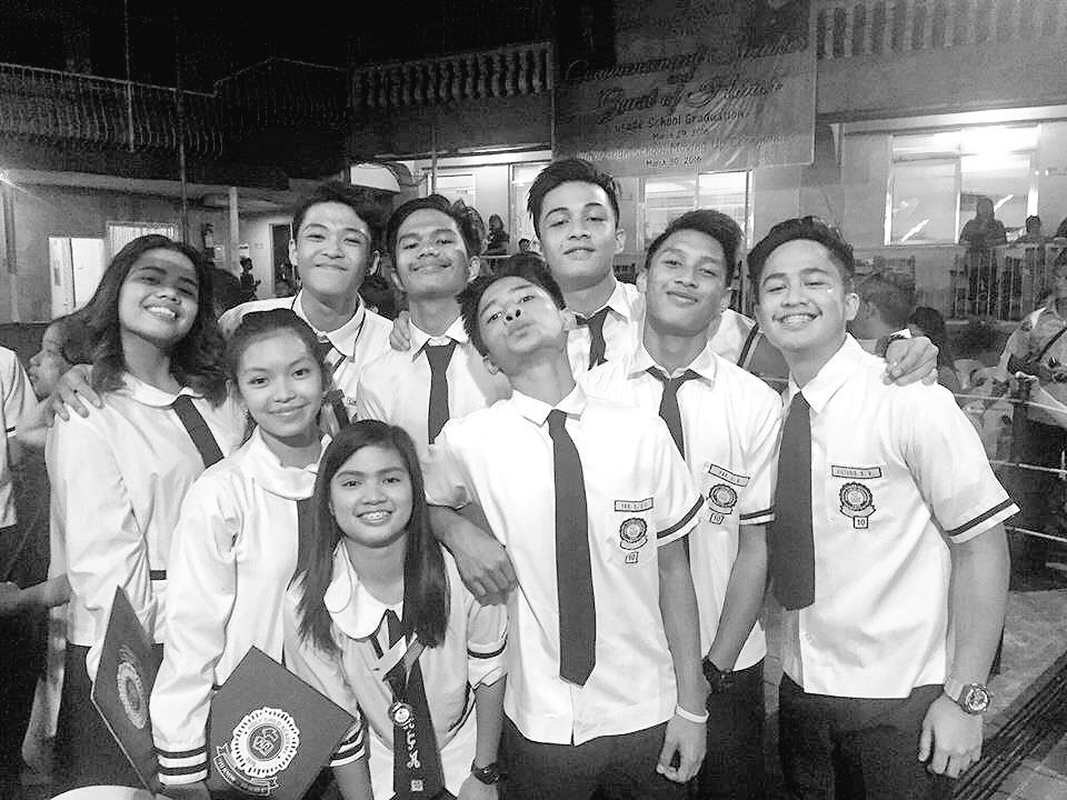 paulachristinaN's tweet photo. missin' these people. #tquad https://t.co/17Gw05jf3W