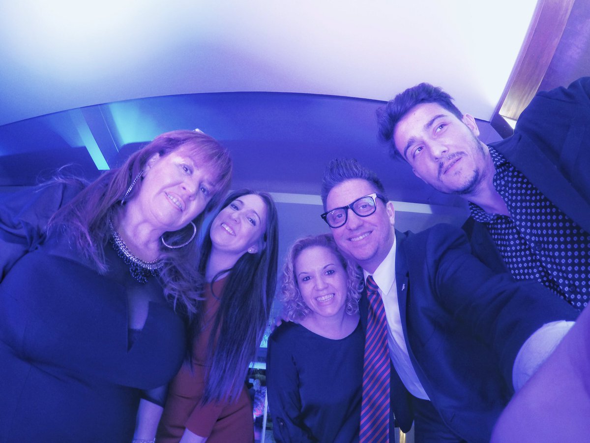 DiegoOstoich's tweet photo. Siguen las #selfies en los #xvdemai @adrianpavia @LoloFarina @xvdemai https://t.co/Zyw6ta5iy1