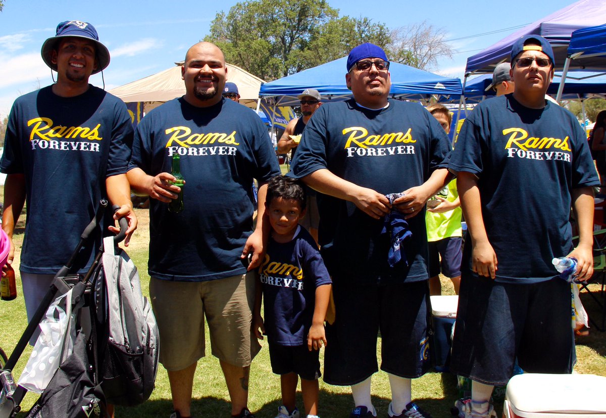 roblespan's tweet photo. #RamFest2016 @rams @that_ram_man #RamsForEver🤘🏽🐑🏈😎💙💛 https://t.co/Z7nhWdUniM